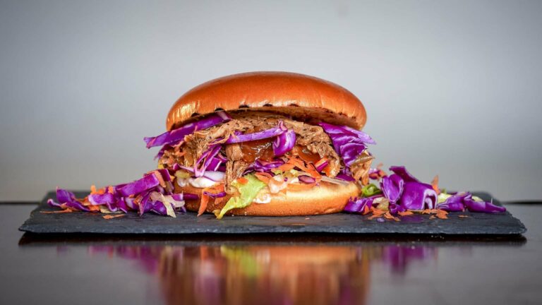 pulled pork burger luxury burgers ΘΡΑΚΑ 768x432