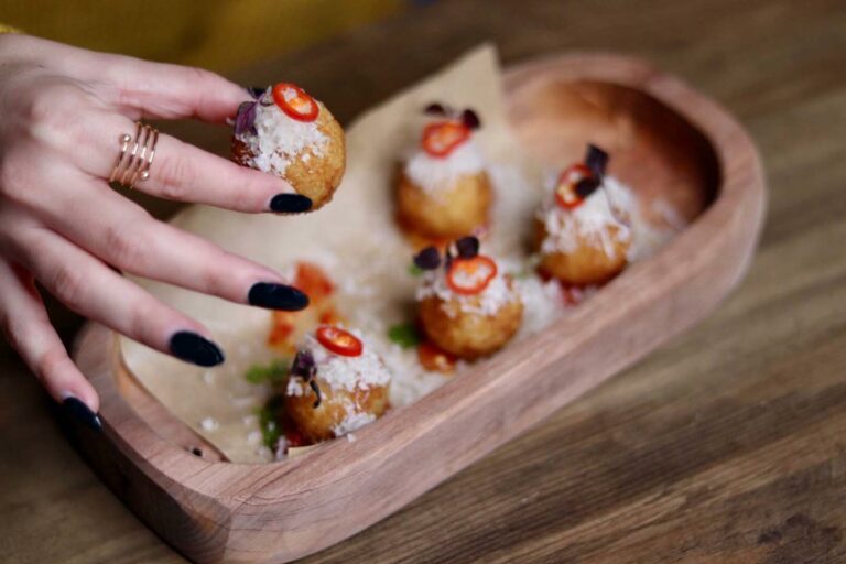 357088572 227607430157661 5338484473611519358 n 768x512