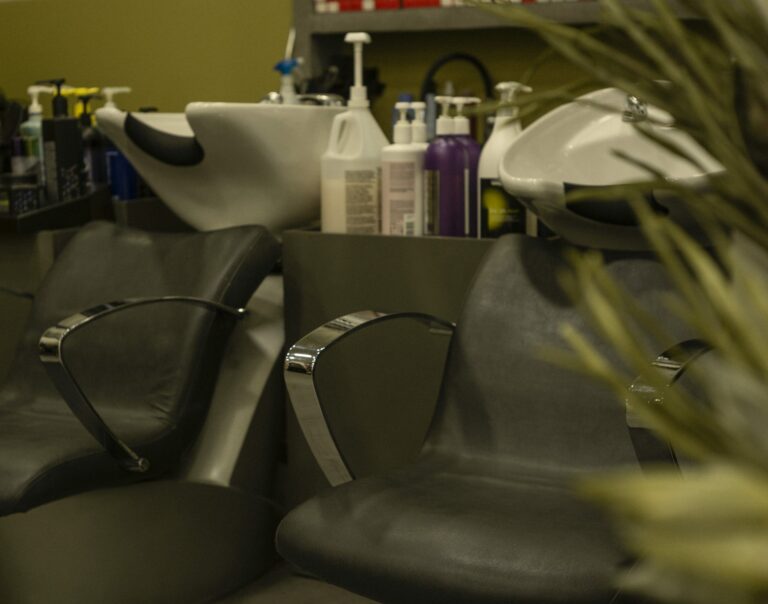 Psarrou Coiffure Kolonaki 1 scaled 1 768x604