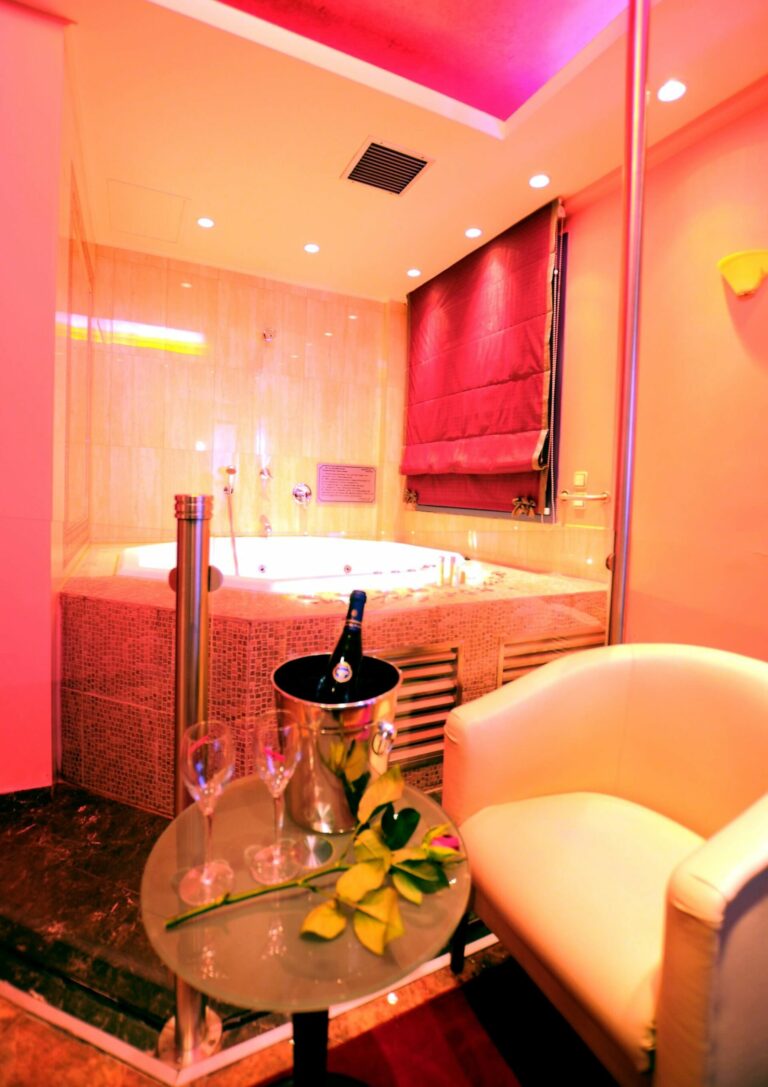 suites 1 11 scaled 1 768x1087