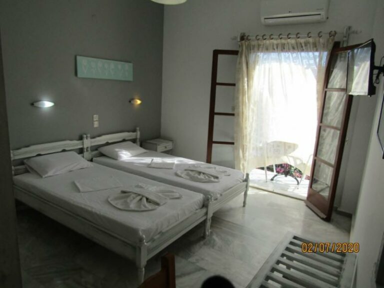 13778 ENOIKIAZOMENA DOMATIA – KATOIKIES ENOIKIAZOMENA DOMATIA ALKMINI SKIATHOS DIAMONI SKIATHOS IMG 1596 768x576