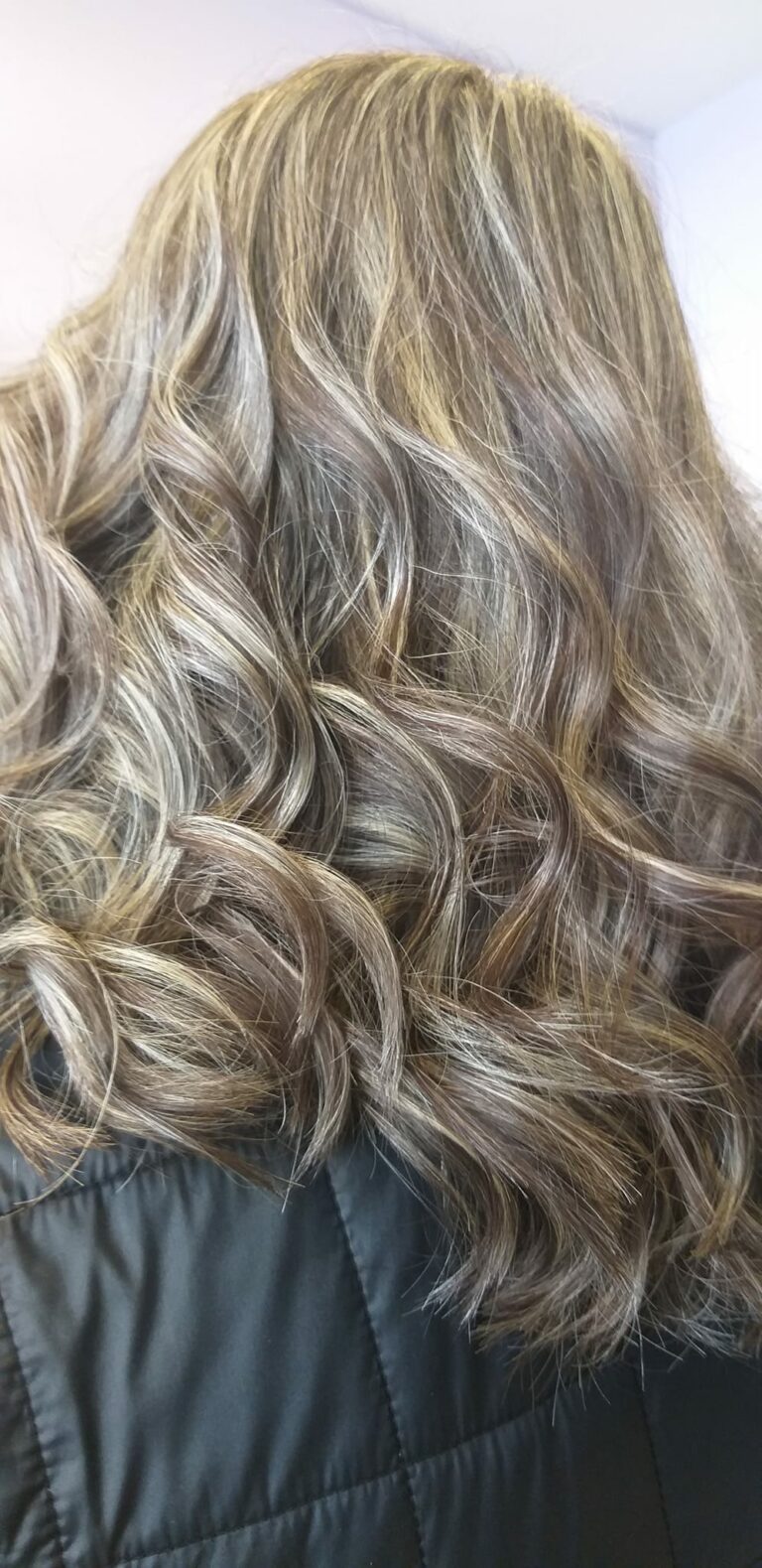 335358071 598330785487793 6408362411280175286 n 768x1579