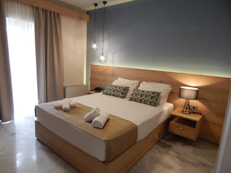 DSCN3793 Α22 bedroom 1 768x576